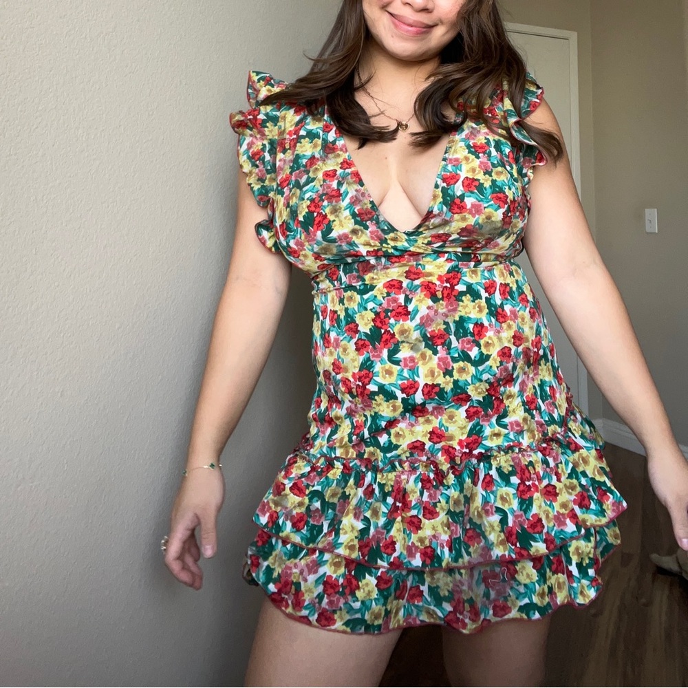 FLOWY FLOWERY DRESS USED